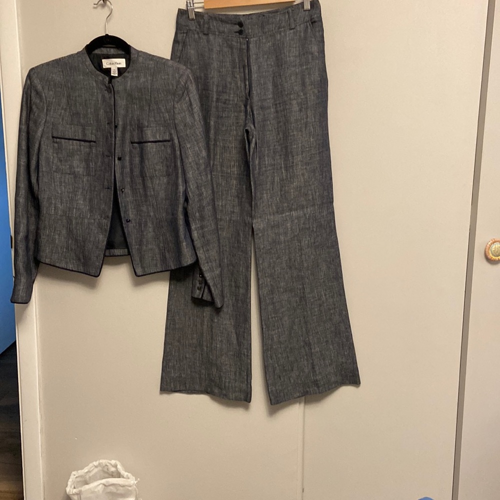 Pant suit
